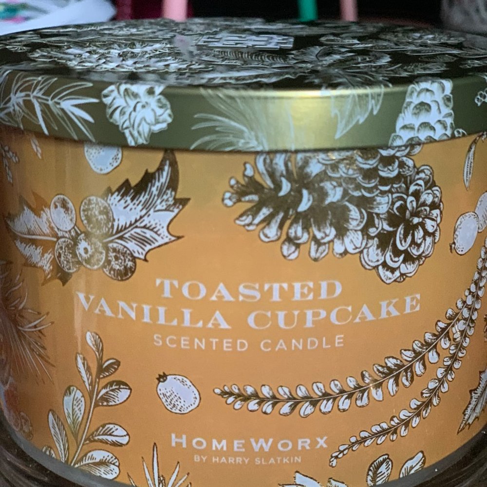 Slatkin & Co.  Toasted Vanilla Cupcake HomeWorx Ca